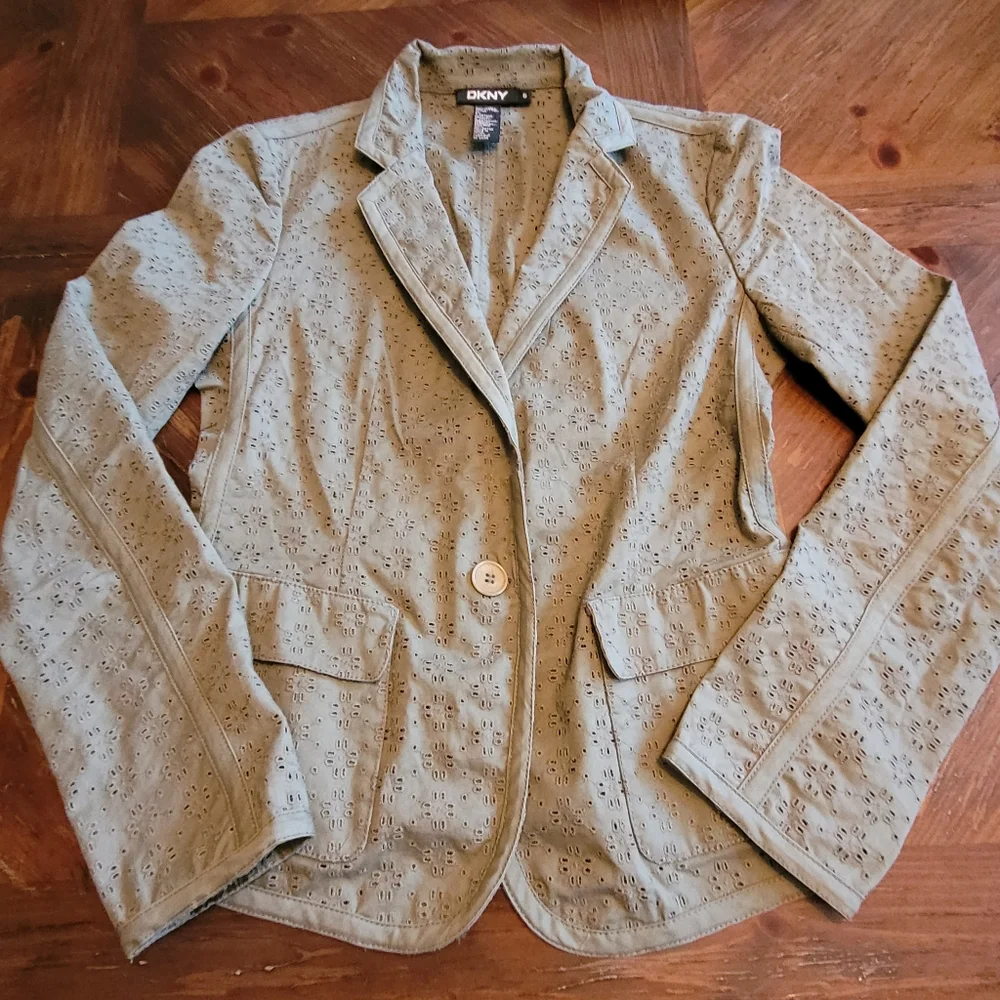 DKNY EMBROIDERED EYELET JACKET | DKNY BLAZER | DKNY JACKET | OLIVE GREEN | EUC